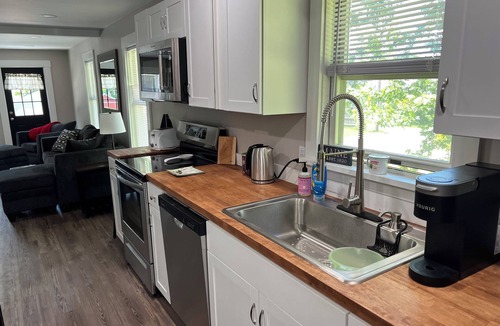Bangor House | Convenient family and dog friendly Brewer/Bangor home.