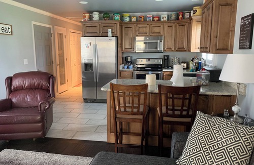 Gallatin House | Country setting guesthouse.