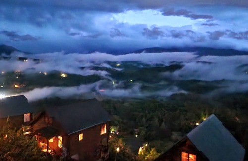 Sevierville Cabin | Couples Dream Getaway! Unobstructed Views of the Smoky Mountains National Park!