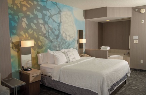 Erie Hotel | Courtyard by Marriott Erie