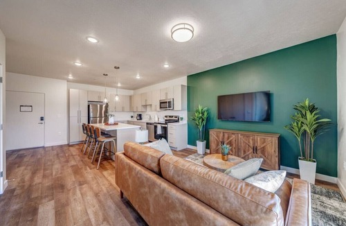 Draper Apartment | Cozy 1bd Apt w/Hot Tub & Gym Access
