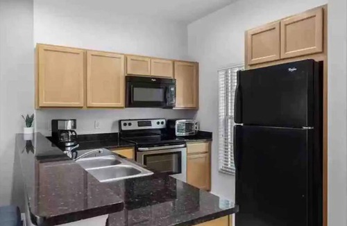 Sunset Lakes House | Cozy 2-bedroom townhome in lovely gated community in Kissimmee- Close to Disney.
