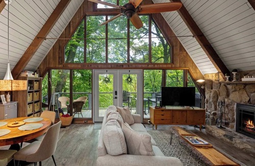 Wolf Laurel Cabin | Cozy A-Frame Mountain Retreat in Wolf Laurel – Stunning Views & Adventure Awaits!