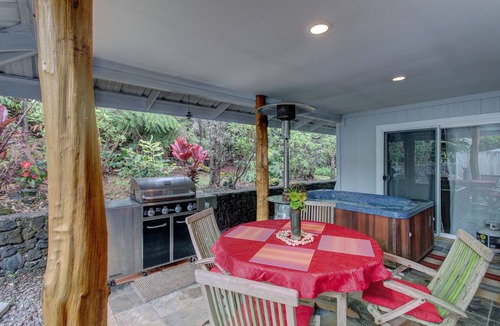 Ohia Estates House | Cozy Aloha Ohia Hale with Hot Tub