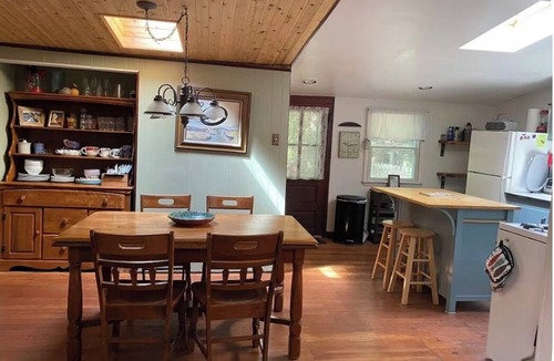 Smallwood Cabin | Cozy Cabin near Nature Trails, Waterfalls and 10m to music at Bethel Woods!
