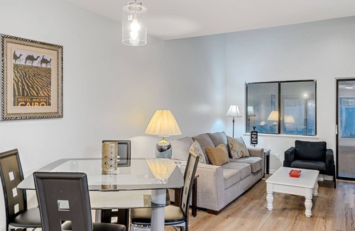 Atlantic Beach House | Cozy Coastal 3BR Townhome by the Beach - Close to Mayport Naval Base & Mayo