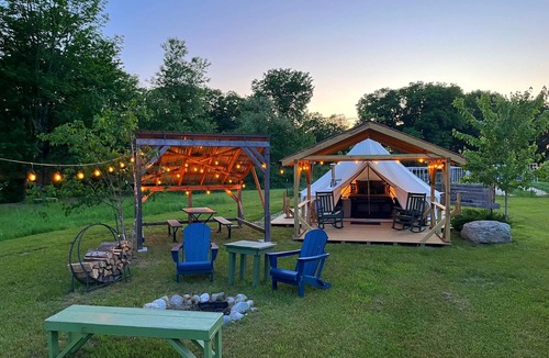 Turner Cabin | Cozy Glamping Tent at Farm Stay in Maine