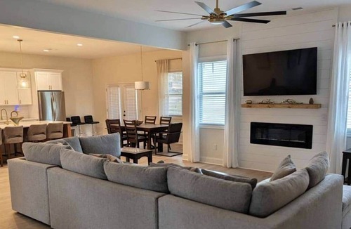 Douglasville House | Cozy Modern Retreat in Douglasville