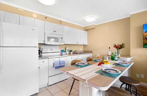 Waikiki Apartment | Cozy Mountain View Haven with Free Parking!
