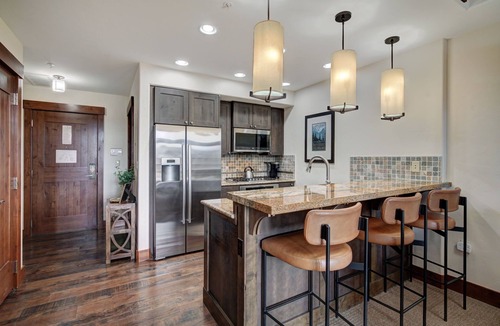 Peak 8 Condo | Cozy Mountaintop Escape Pools + Spa Hiking, Biking, Outdoor Adventures A/C