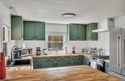 Tannersville House | Cozy Retreat - Walk to Shops, Hot Tub, Fenced Yard