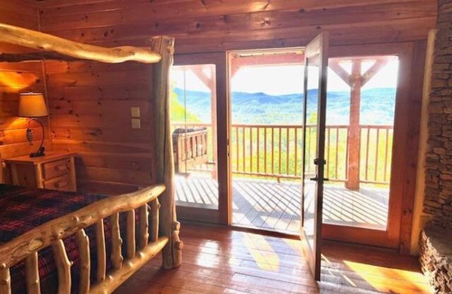 Townsend House | Cozy Townsend Cabin! Mountain Views & Private Spa