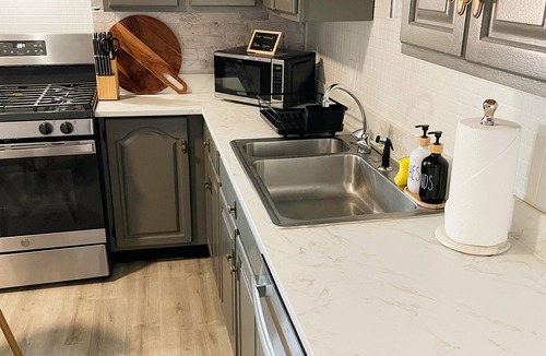 Harrisburg Apartment | Cozy waterfront 2BR/3 Beds w./Modern meets Historical Charm/Chic