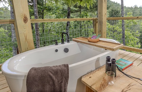 Zirconia Cabin | Custom Built Treehouse with Private Waterfalls & Hiking