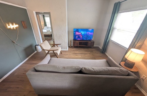 Highlands House | Cute 2BR Northside Retreat | Near Airport