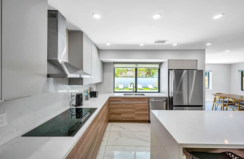 Emerald Hills House | Daily/Monthly Stay: New home 4BD w/a private pool & BBQ. 15 mins to beaches!