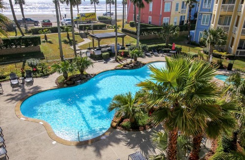 Galveston Apartment | Dawn 831-Beach Getaway