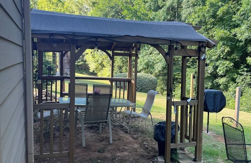 Cliftondale Apartment | Delightful Atlanta family- sized apt. Sleeps 6 & pet friendly.