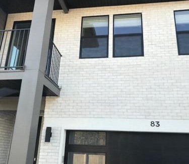 Draper Apartment | Deluxe Classy TownHouse With 2 car Garage, Work or Family!
