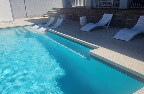 Mission Hills House | Desert Chic Vegas Vibes 18 mi to strip, 4 bdrm, Pool + Spa