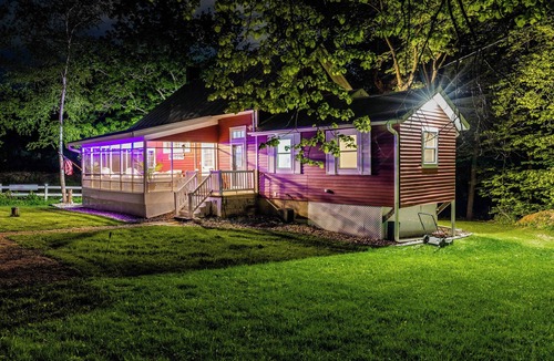 Baraboo House | Devil's Lake Schoolhouse-walk to beach and restaurants!