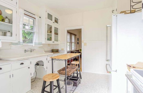 Diamond Head - Kapahulu - St. Louis House | Diamond Head Views, Steps to Waikiki Beach