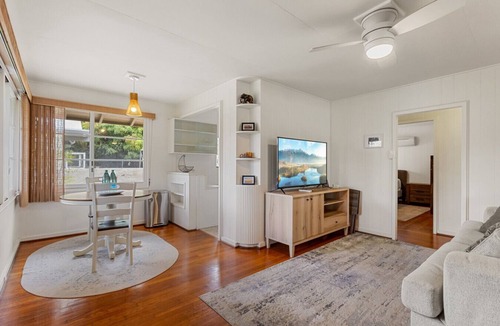 Diamond Head - Kapahulu - St. Louis Apartment | Diamond Head | Walkable | AC, WD, Kitchen, Parking