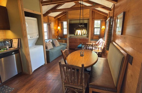 Callahan Cabin | Disney Fort Wilderness Cabin – The Outpost (30 mins from Beach)