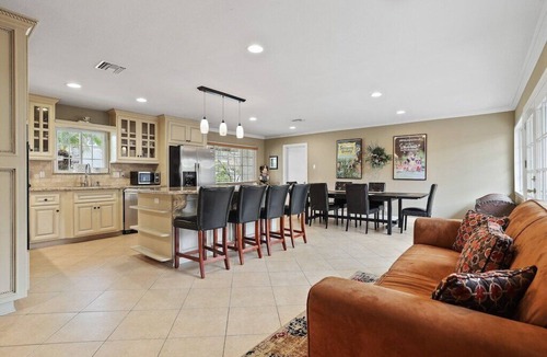 Southeast Anaheim House | Disney Getaway | Pool & Mini-Golf - HVH Ames