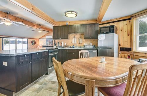 Dryden House | Dock & Views! Lakeside Family Escape in Wilton