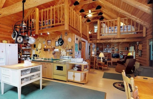Rockwood Cabin | Dog-Friendly Lakefront Log Cabin with Peaceful Atmosphere, Dock & Boat Launch