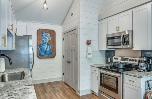 Berry Hill House | Dogwood House:Cozy Hideaway near downtown