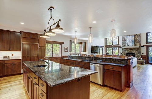 Christie Heights House | Double Diamond Lodge by the Nordic Ski Trails! Luxury, Views, Foosball, xBox, & Billiards