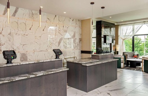Downtown Hotel | Doubletree By Hilton Youngstown Downtown