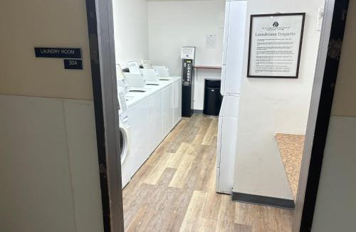 Downtown Honolulu Apartment | Downtown 2BR Huge Patio Free parking WiFi