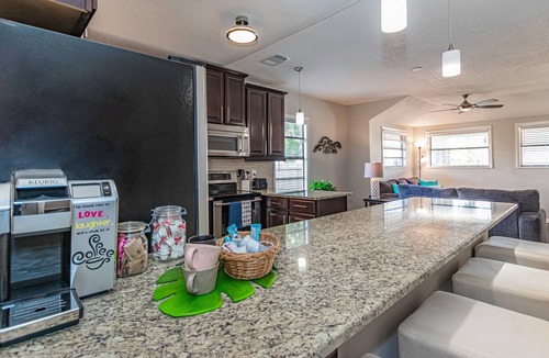 Safety Harbor House | Downtown Gem with Guest House - 6 Blocks to Main St!