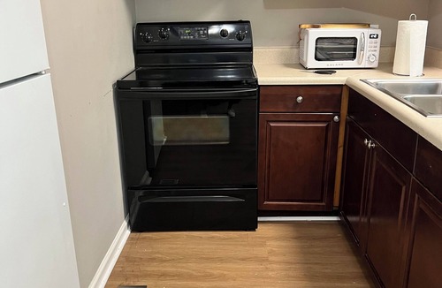 Murfreesboro Cottage | Duplex 1 - Cozy 2BR pet friendly cottage with fenced in yard in Murfreesboro!