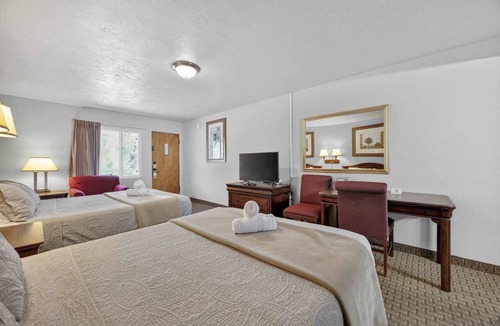 Manitou Springs Hotel | Eagle Motel Suite 118