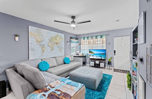 Riviera Beach Apartment | East by Singer and Peanut Island Beaches~Traveler's Delight