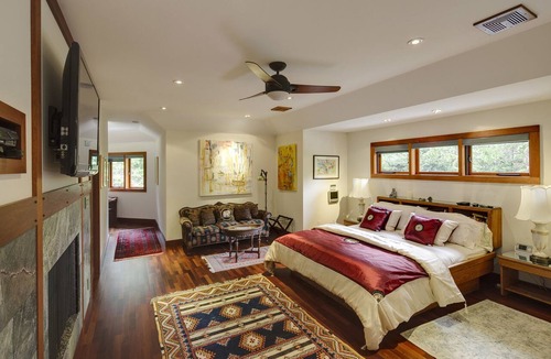 Clearwater Beach Bed & Breakfast | East Hampton Art House Bed & Breakfast