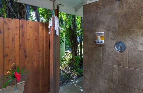 Kapaau Cabin | Eco-Boutique retreat center overlooking the pacific ocean