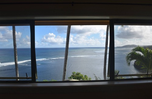 Princeville Condo | Edge of Cliff Luxury Penthouse over largest coral reef in HI - Beach access & AC