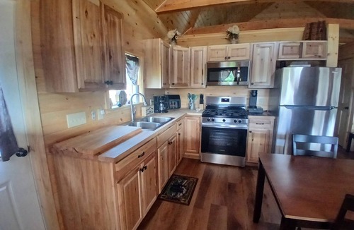 Naples Cabin | Edson House-Charming 3-bedroom house with central air in lovely Naples