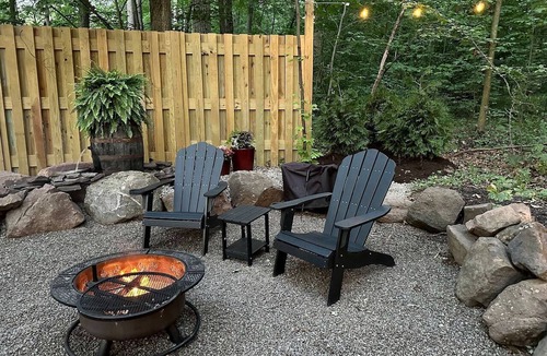 Denver House | Elegant, Vintage Conestoga Covered Wagon Getaway in Denver, Pennsylvania