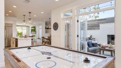 Santa Ana Heights House | Emerald Cove by AvantStay