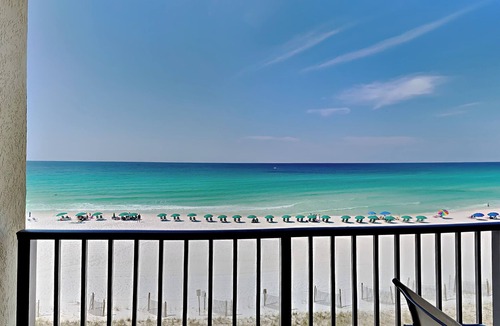 Fort Walton Beach Condo | Emerald Towers West by Southern Vacation Rentals