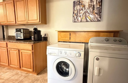 Cape Girardeau Apartment | EN04 - Downtown Private 1BR Apartment in Secure Building