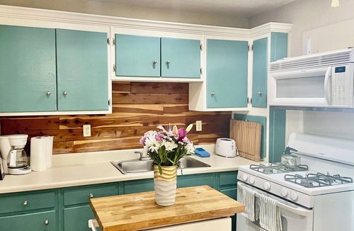 St. Augustine House | Enjoy an "Old Florida" property close to downtown.