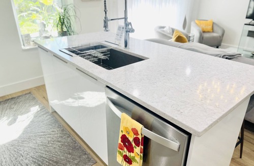 Fairvilla House | 🌿 European-Style 2BR Guest House in Orlando. Modern Comfort & Italian Coffee.