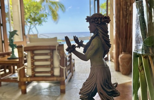 Kailua-Kona House | Exotic Kona Bay Hawaii Beachfront Tropical Paradise Stunning Home.